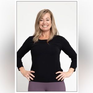 NWT Vie Active Stephanie Long Sleeve